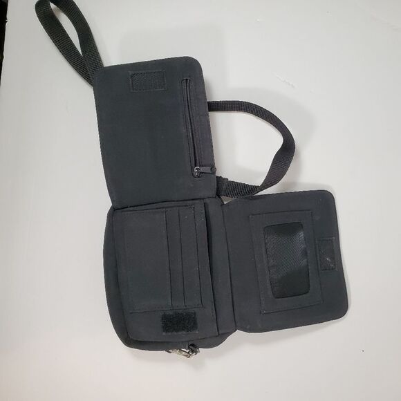 Frankie and Johnnie black crossbody - Picture 7 of 9